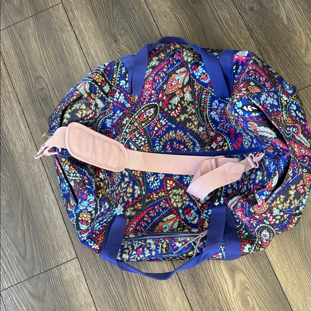 Vera Bradley large travel duffel bag in the Katalina Blues pattern - Picture 12 of 13